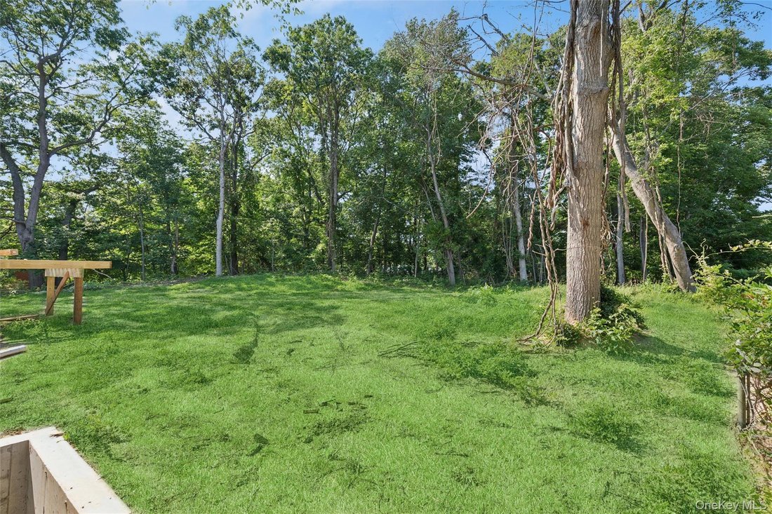 House in Medford, New York, United States 3 - 18460163
