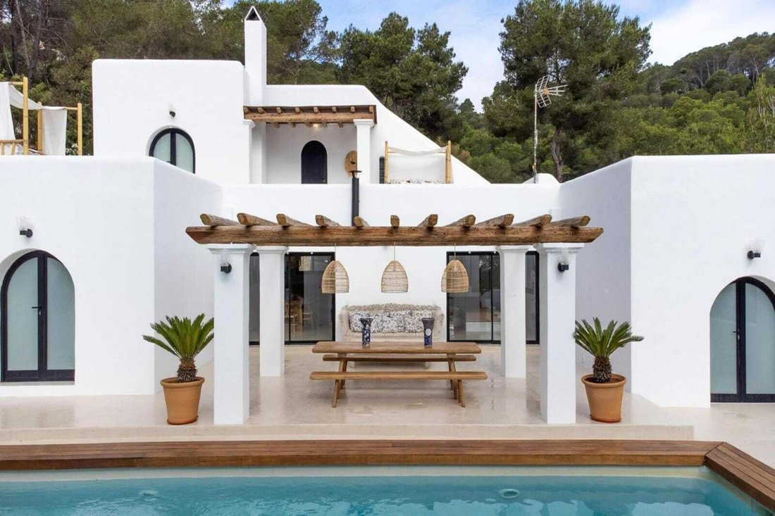 Villa in Cala Llonga, Ibiza, Santa Eularia des Riu, Balearic Islands 2 - 18457265