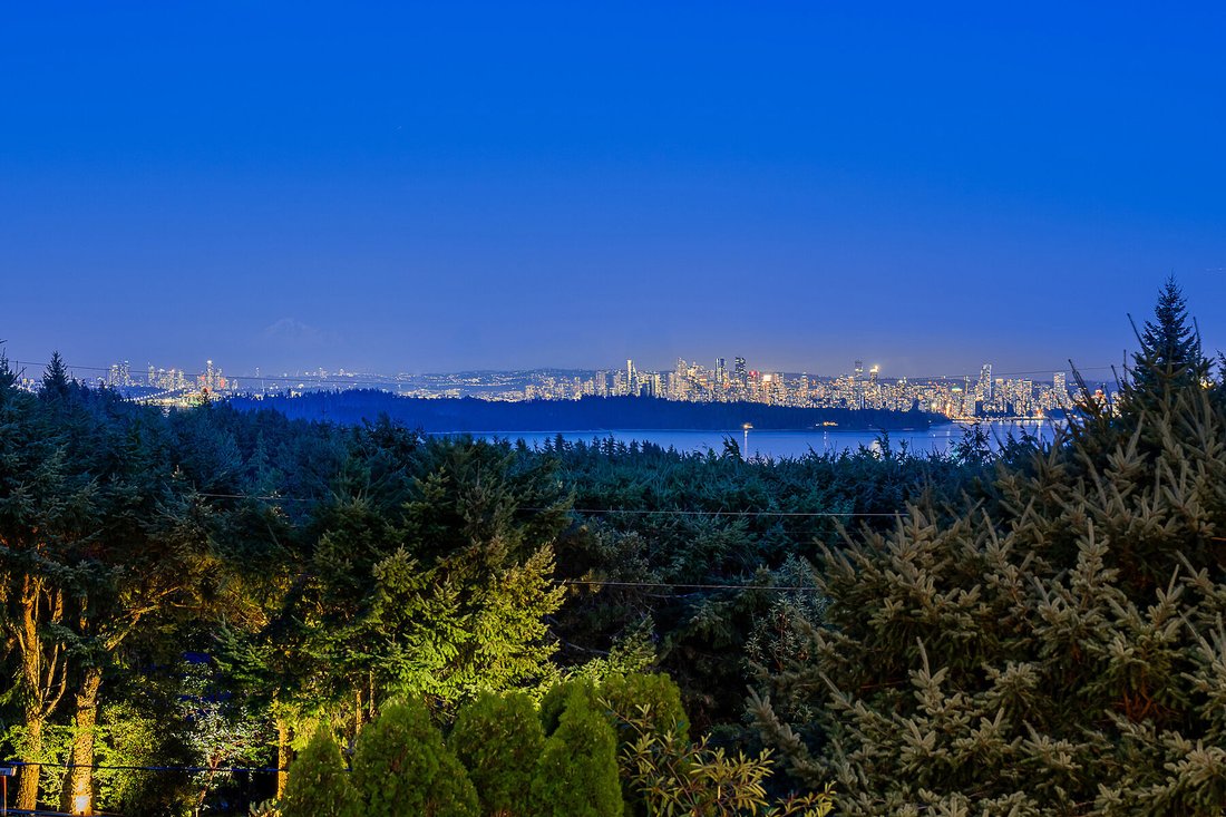 House in West Vancouver, British Columbia, Canada 3 - 18457230