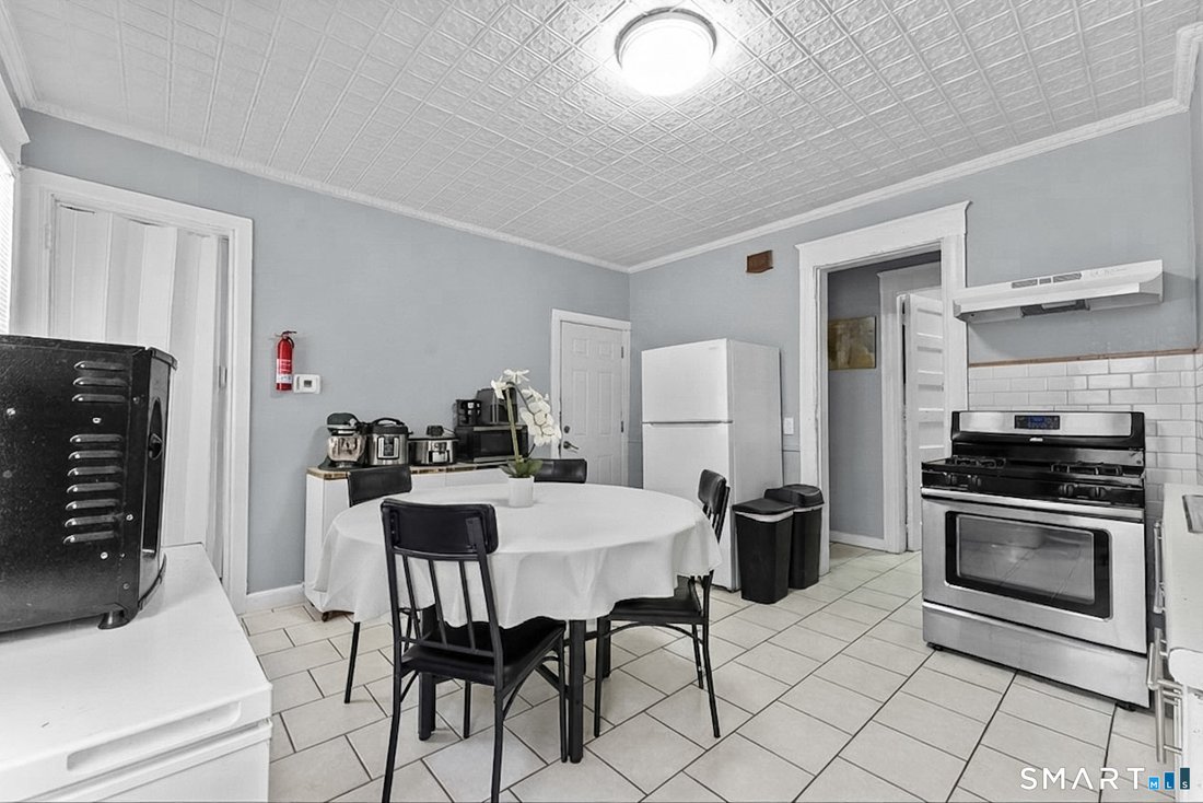 House in Bridgeport, Connecticut, United States 5 - 18465991