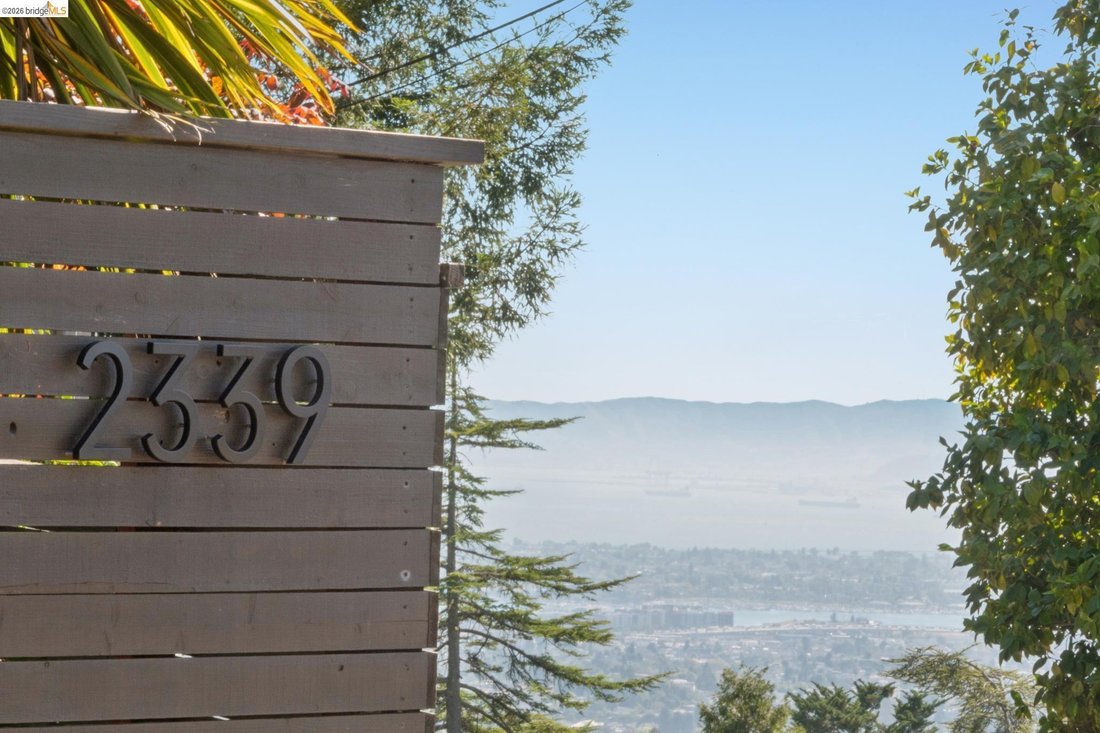 House in Oakland, California, United States 5 - 18458835