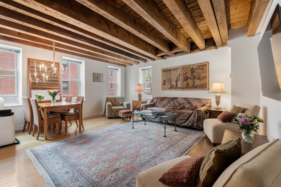 Condo in Boston, Massachusetts, United States 1 - 18464279