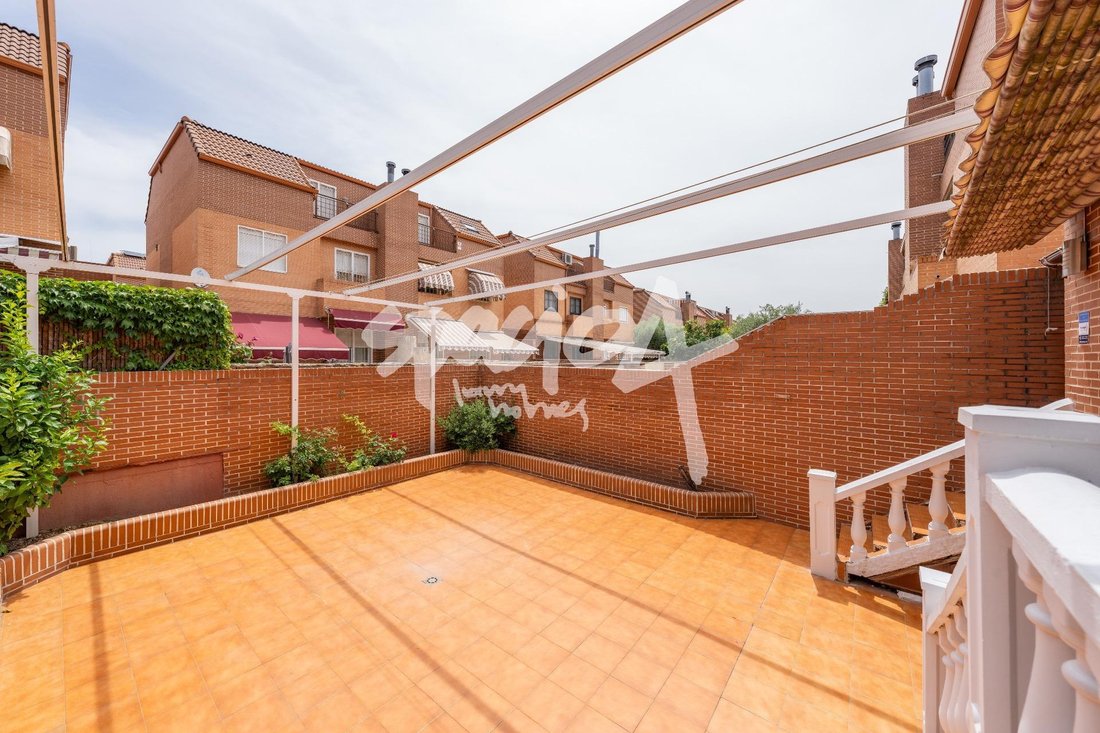Townhouse in Distrito III, Alcala de Henares, Spain 1 - 18357371
