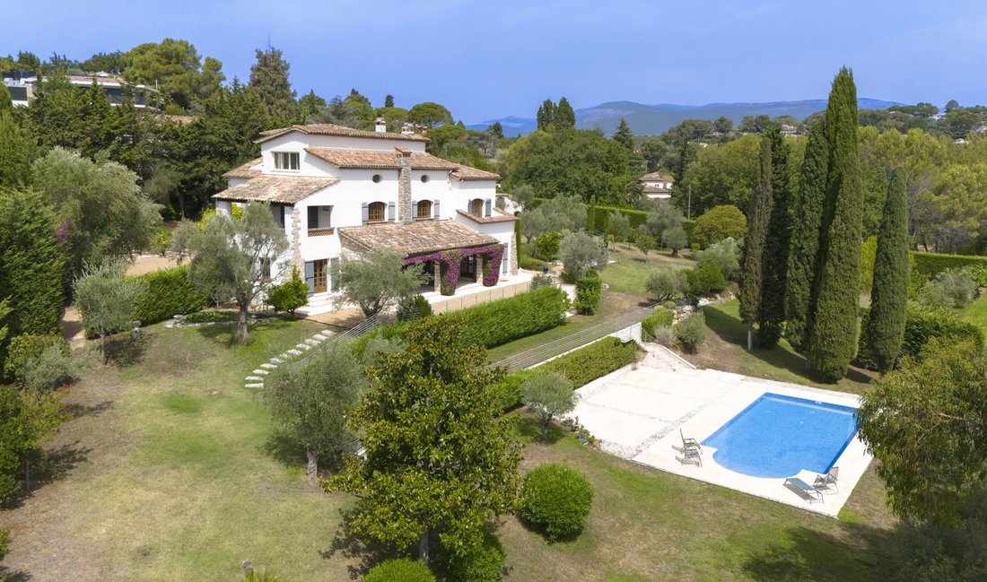 Villa in Mougins, Provence-Alpes-Côte d'Azur, France 1 - 18457546