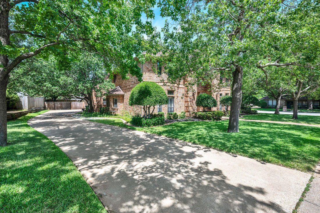 House in Bedford, Texas, United States 4 - 18460165
