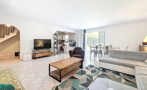 House in Village, Villeneuve-Loubet, France 1
