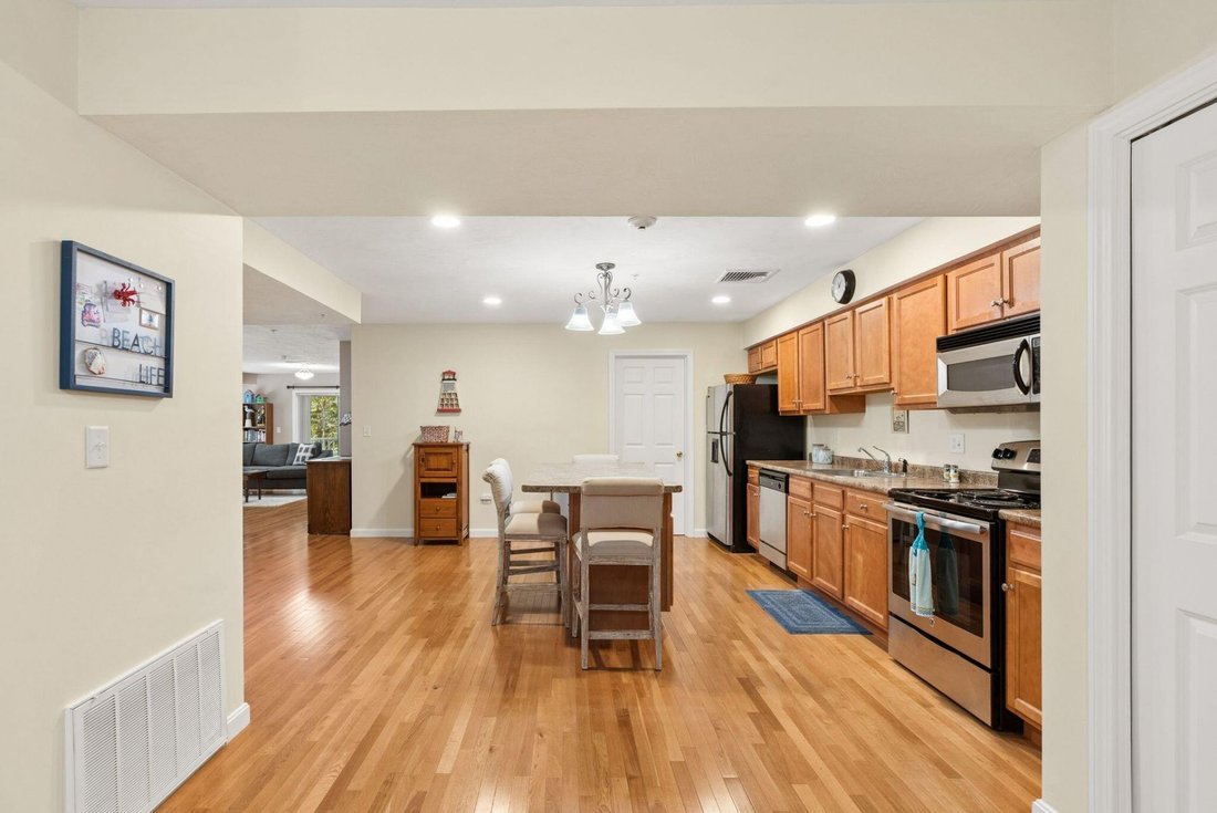 Condo in Old Orchard Beach, Maine, United States 5 - 18452201