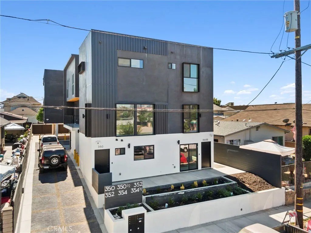 Los Angeles, California, United States 1 - 18466574