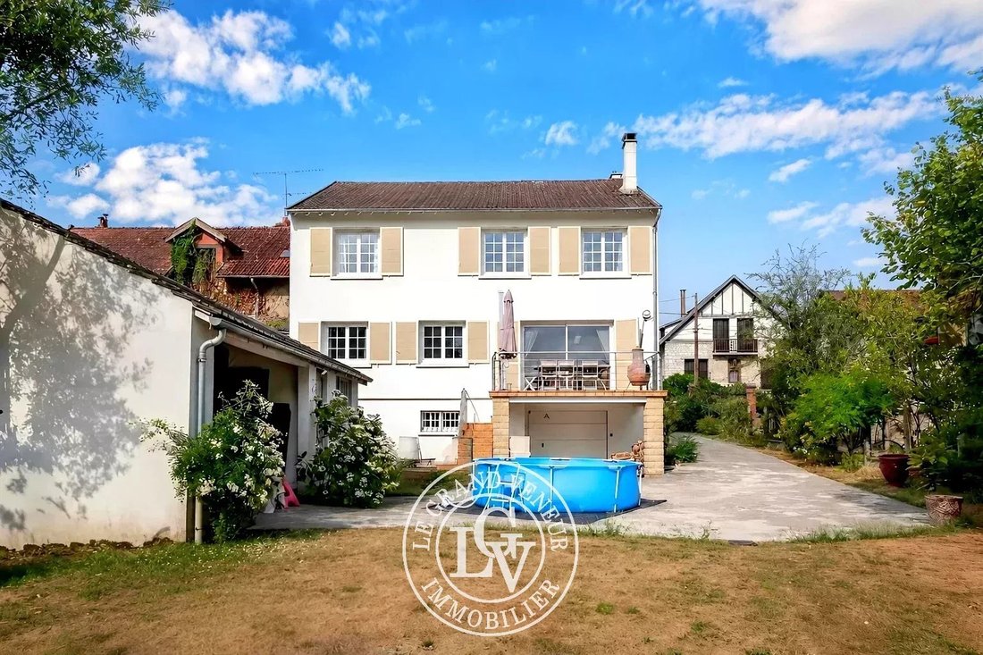 House in Samois-sur-Seine, Ile-de-France, France 1 - 18448069