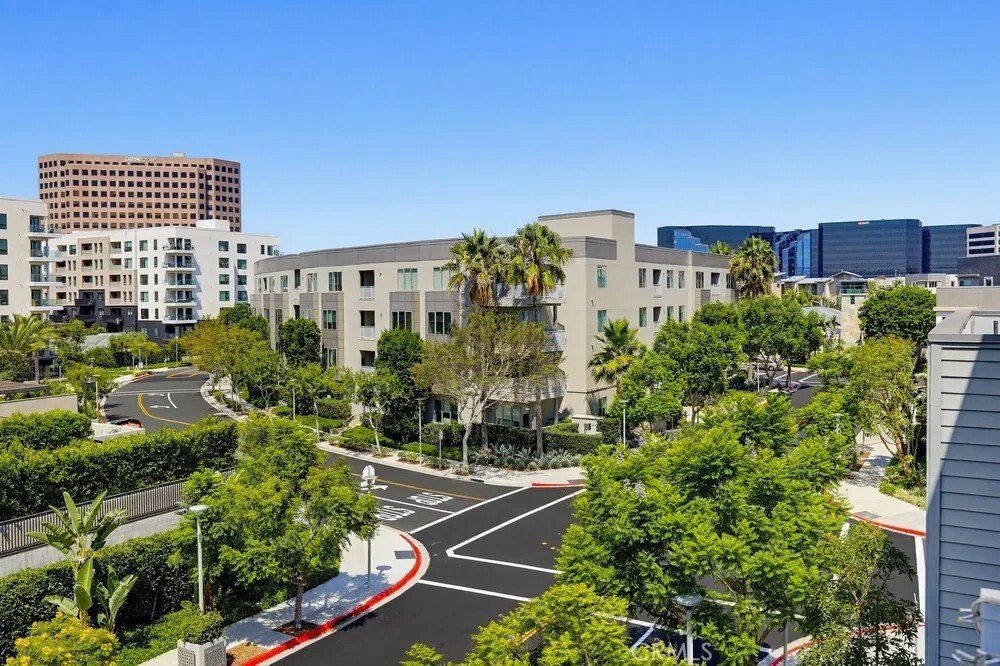 Condo in Irvine, California, United States 2 - 18254303