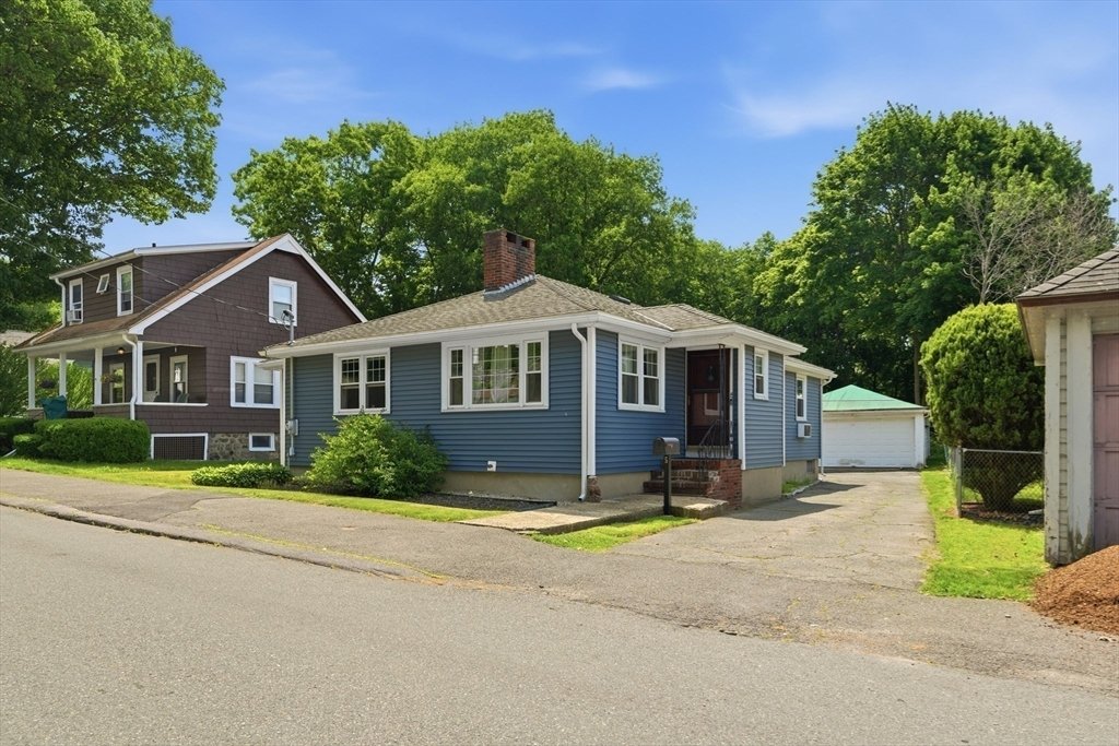 House in Lynn, Massachusetts, United States 1 - 18190636