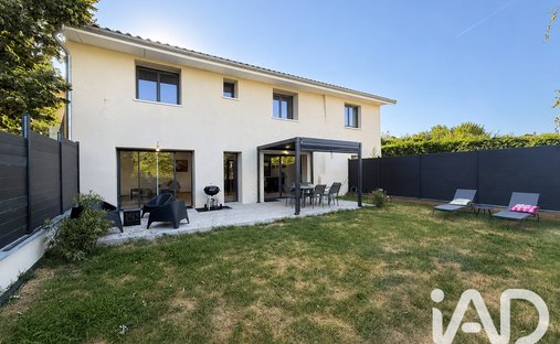 House in Montanay, Auvergne-Rhône-Alpes, France 1