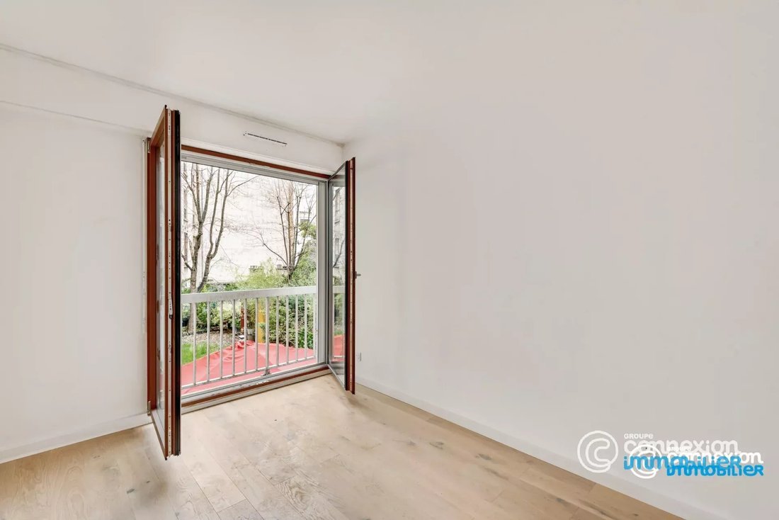 Apartment in Grandes Carrières-Clichy, Paris 18e Arrondissement, Paris 4 - 18457344