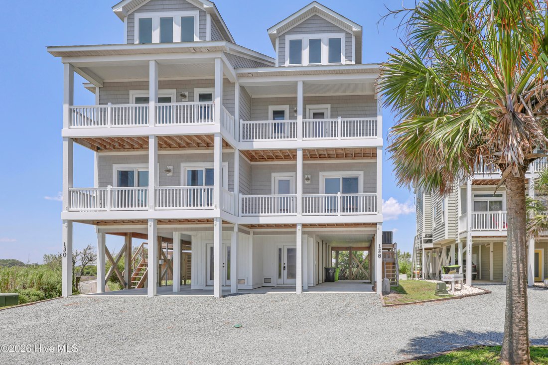 Townhouse in North Topsail Beach, North Carolina, United States 2 - 18459605