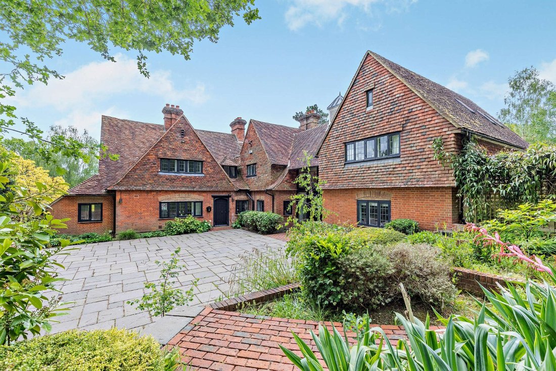 House in Leigh, England 2 - 18456026
