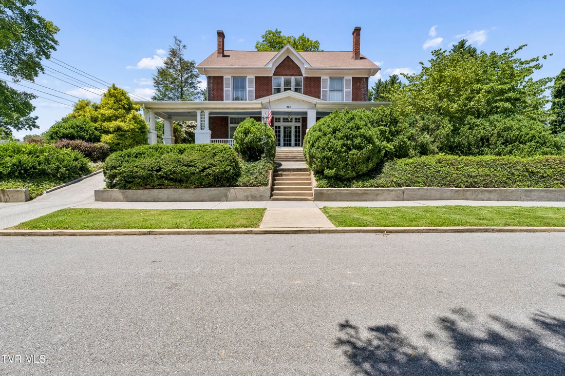 House in Elizabethton, Tennessee, United States 1 - 18470472
