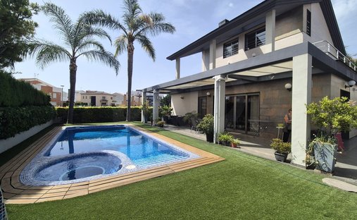 Villa in Gandia, Valencian Community, Spain 1