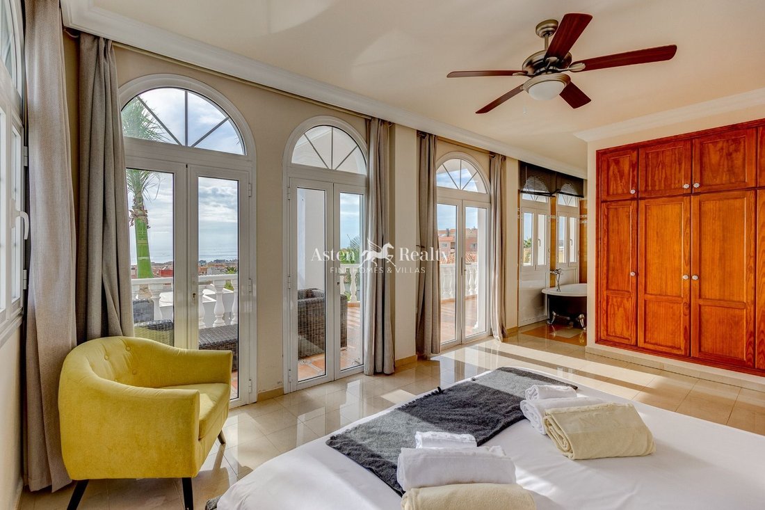Villa in Costa Adeje, Adeje, Canary Islands 4 - 18460738