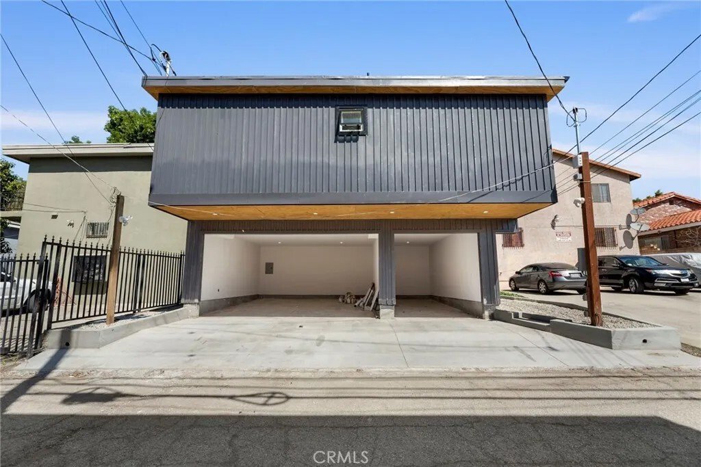 Los Angeles, California, United States 2 - 18466580