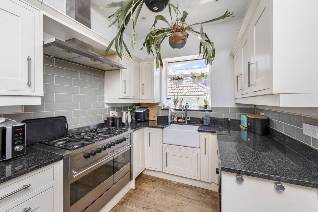 Bungalow in North Lancing, Sompting, England 3 - 18470796