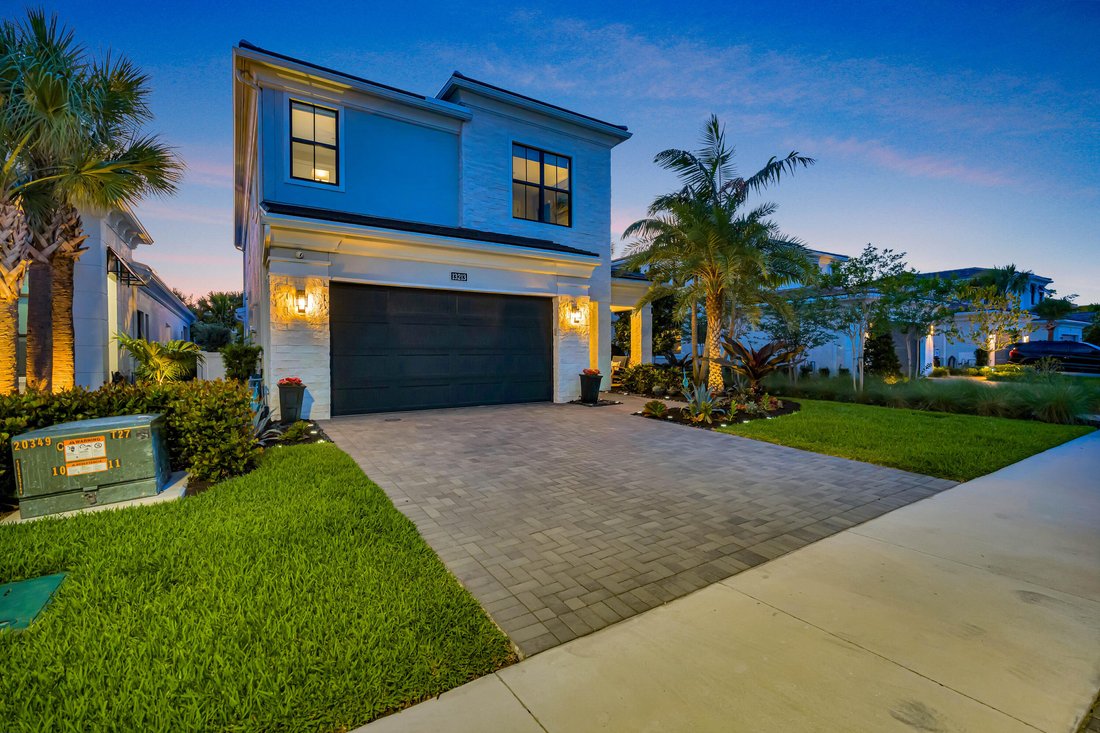 House in Palm Beach Gardens, Florida, United States 3 - 18460377