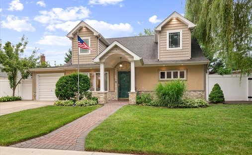 House in Bethpage, New York, United States 1