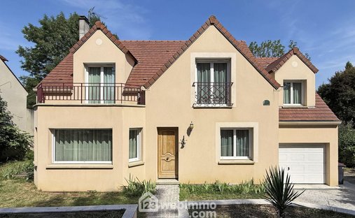 House in Sucy-en-Brie, Ile-de-France, France 1
