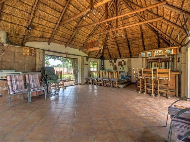Estate in Glen marais, Gauteng, South Africa 5 - 18464507