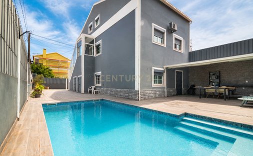 Villa in Odivelas, Lisbon, Portugal 1