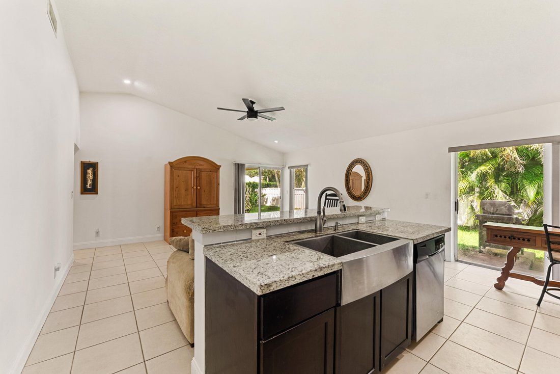 House in Davie, Florida, United States 5 - 18264245