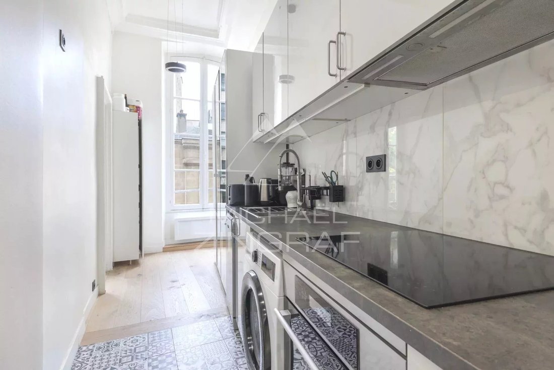 Apartment in Saint Thomas d'Aquin, Paris 7e Arrondissement, Paris 5 - 18457283