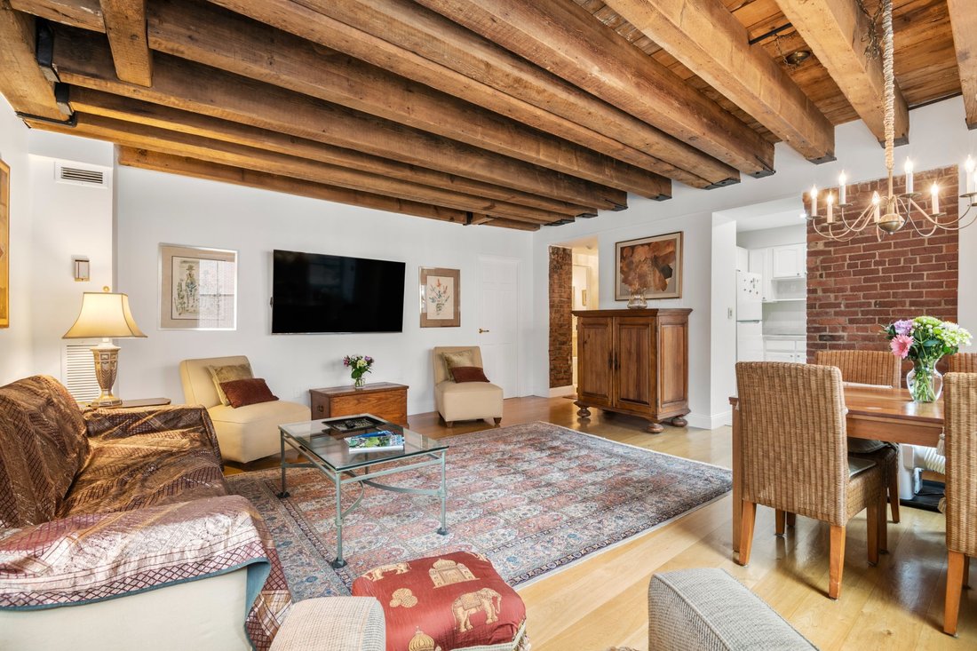 Condo in Boston, Massachusetts, United States 3 - 18464279