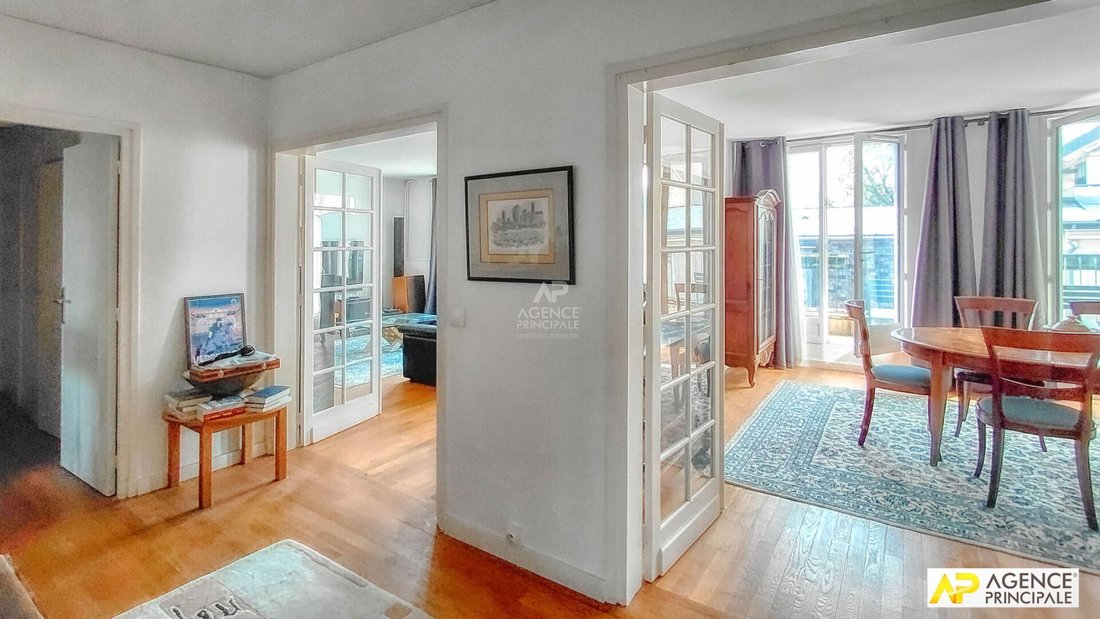 Apartment in Domaine National du Château, Versailles, France 2 - 18468134