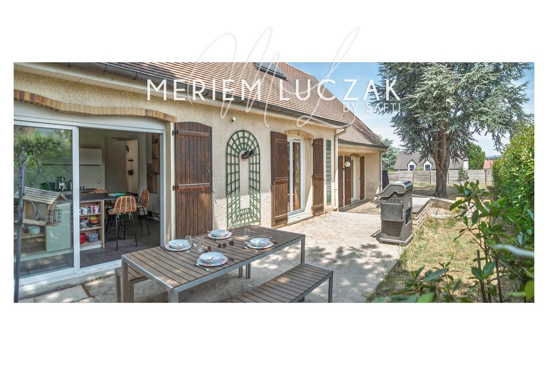 House in Sud, Chambourcy, France 1 - 18468744