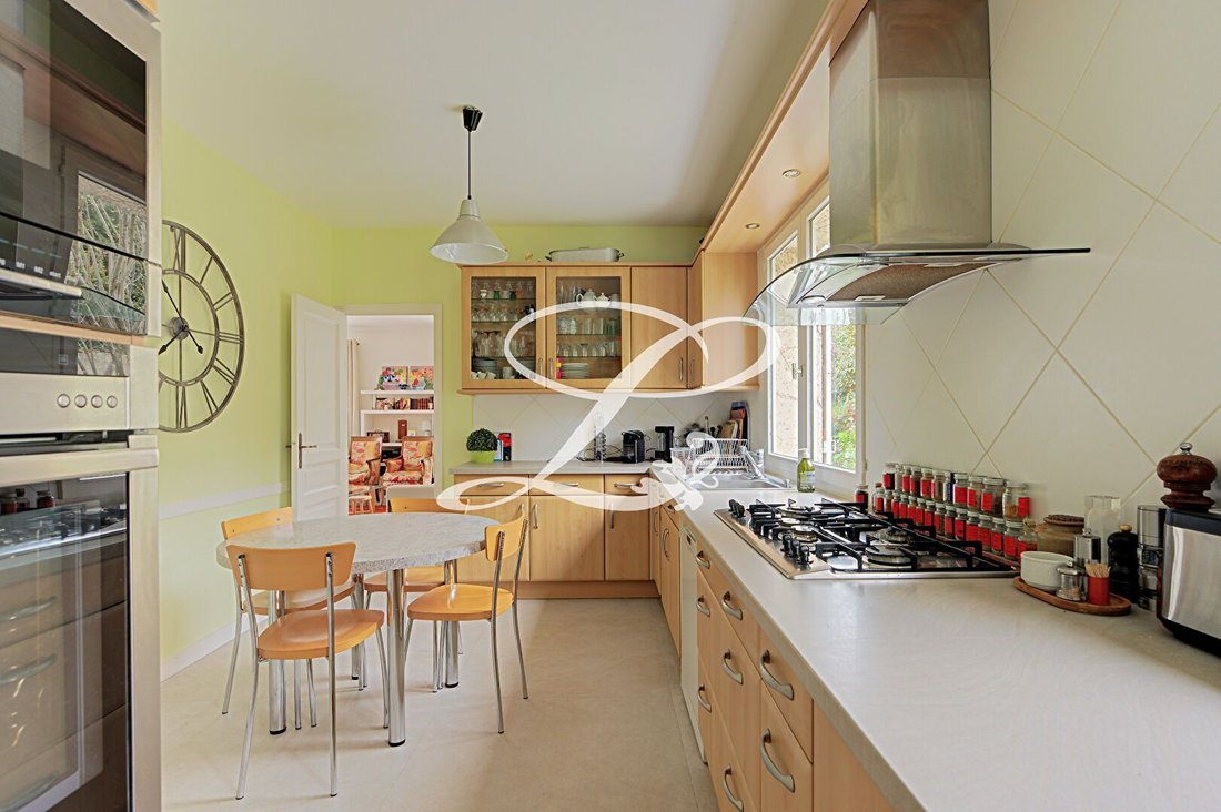 House in Sud, Le Mesnil-le-Roi, France 5 - 18468088