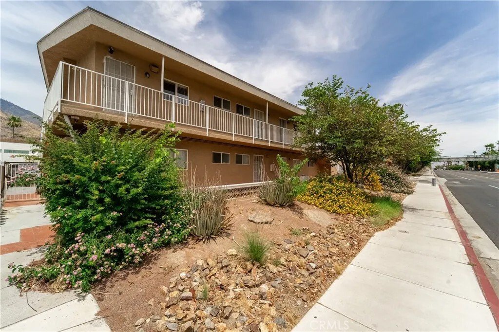 Palm Springs, California, United States 4 - 18459043