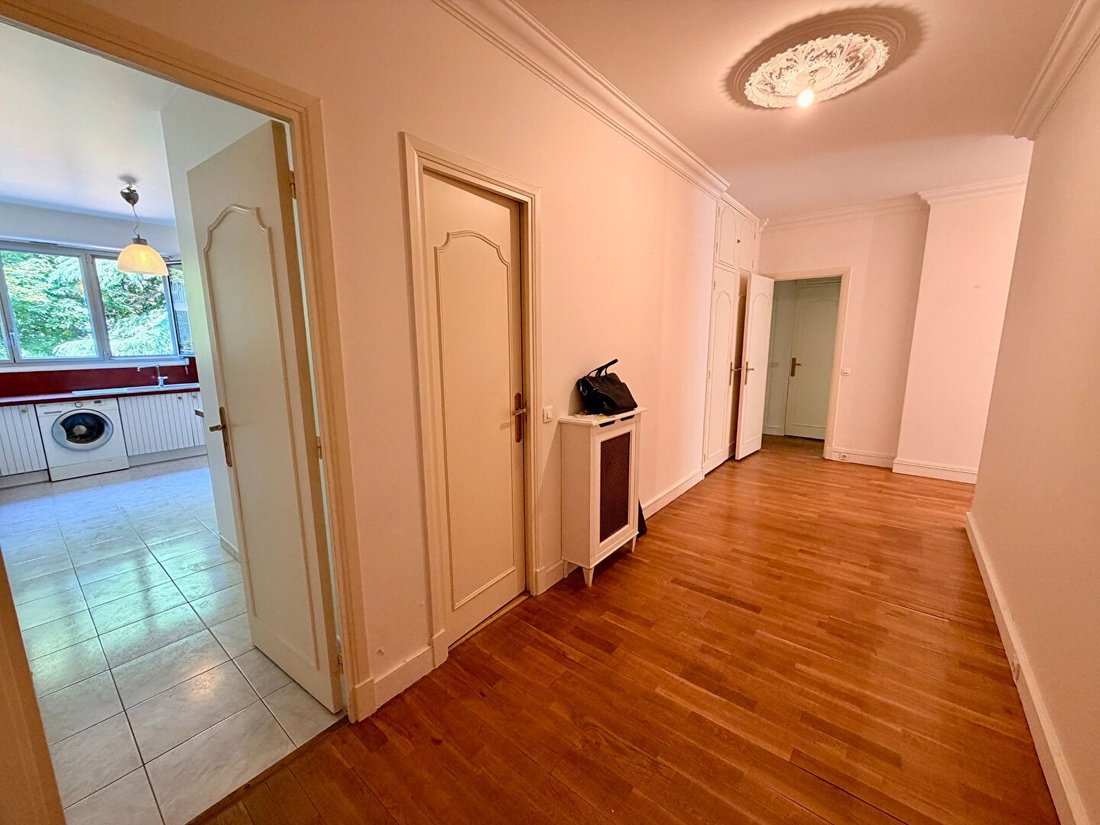 Apartment in Sud, Le Mesnil-le-Roi, France 5 - 18468113
