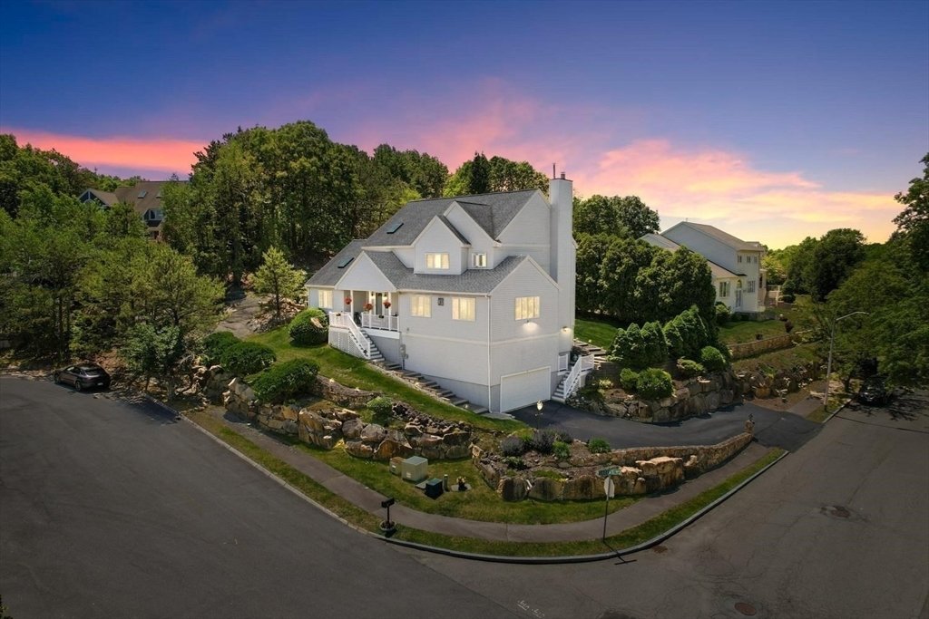 House in Peabody, Massachusetts, United States 3 - 18150925