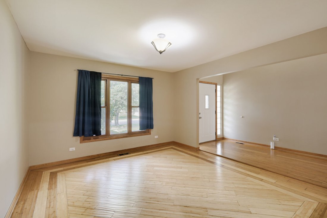 House in Aurora, Illinois, United States 4 - 18459506