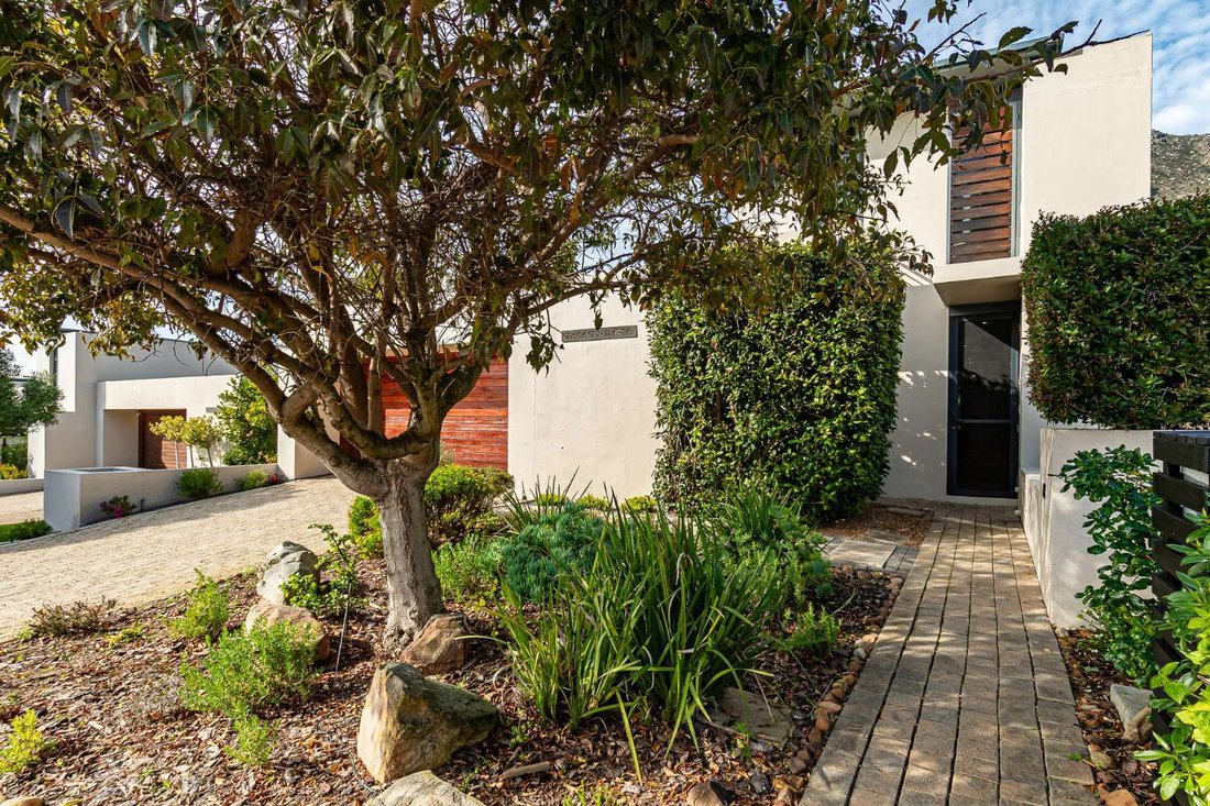 Townhouse in Westlake, Cape Town, Western Cape 2 - 18455666