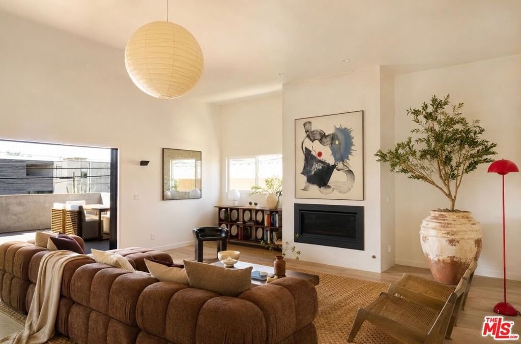 Los Angeles, California, United States 1 - 18453607