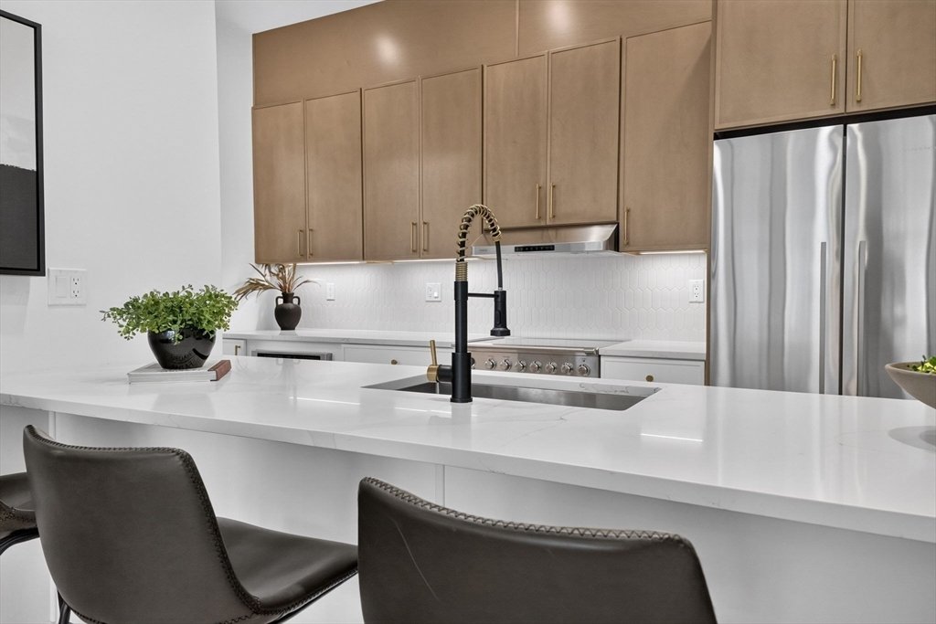 Condo in Somerville, Massachusetts, United States 2 - 18460035