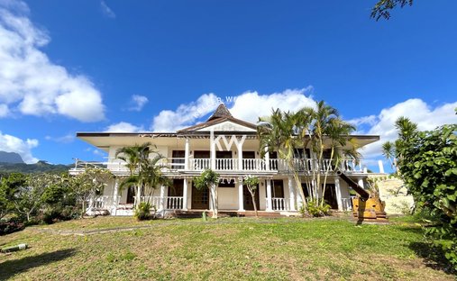 House in Pape'ete, Windward Islands, French Polynesia 1