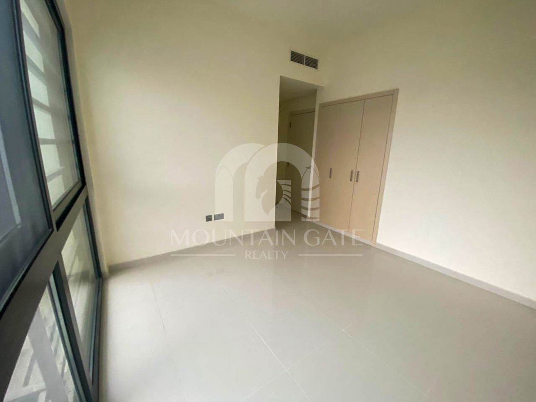 Townhouse in Damac Hills 2, Dubai, United Arab Emirates 4 - 18457194