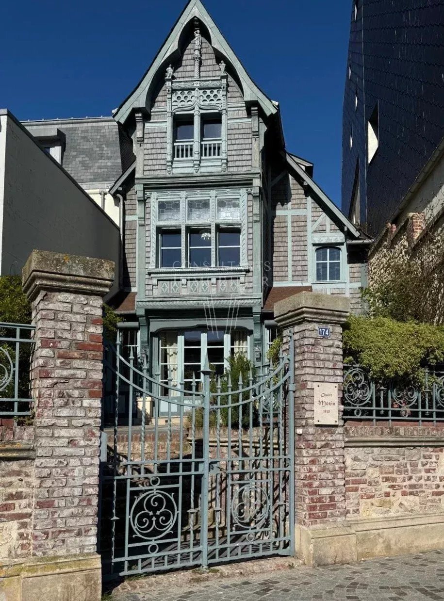 House in Trouville-sur-Mer, Normandy, France 1 - 18429411