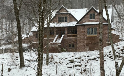 House in Roan Mountain, Tennessee, United States 1