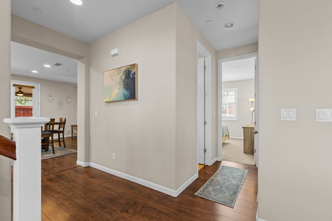 West Sacramento, California, United States 5 - 18464309