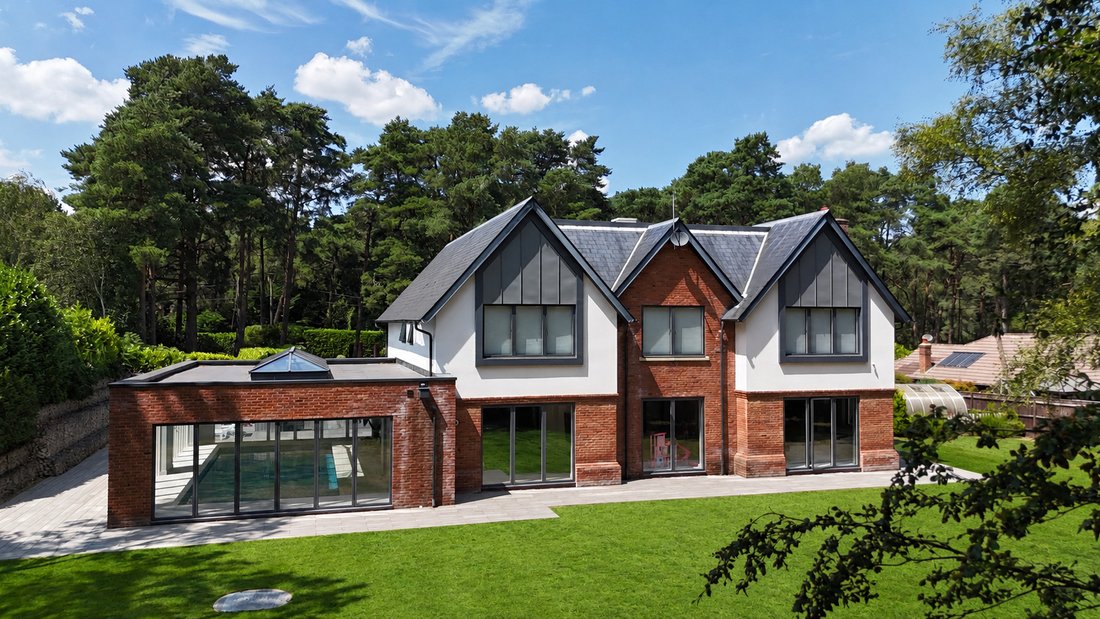 House in Ringwood, England 2 - 17486353