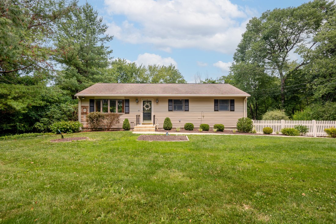 House in Danbury, Connecticut, United States 2 - 18456749