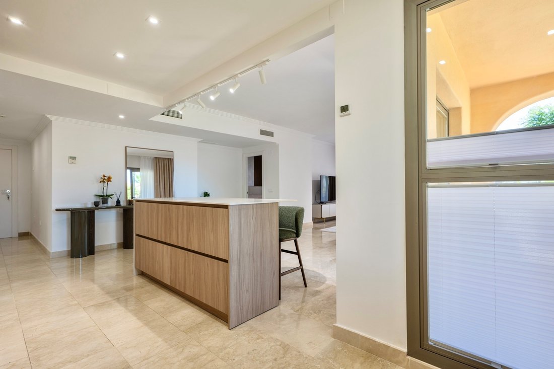 Apartment in El Paraíso, Benahavis, Spain 5 - 18461003